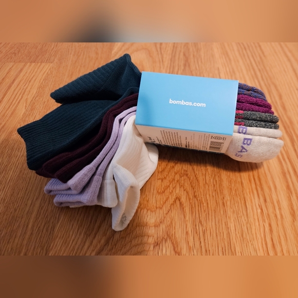 Bombas Women's Midweight Quarter Cuff 4 Pack Assorted Color Socks - Picture 4 of 4